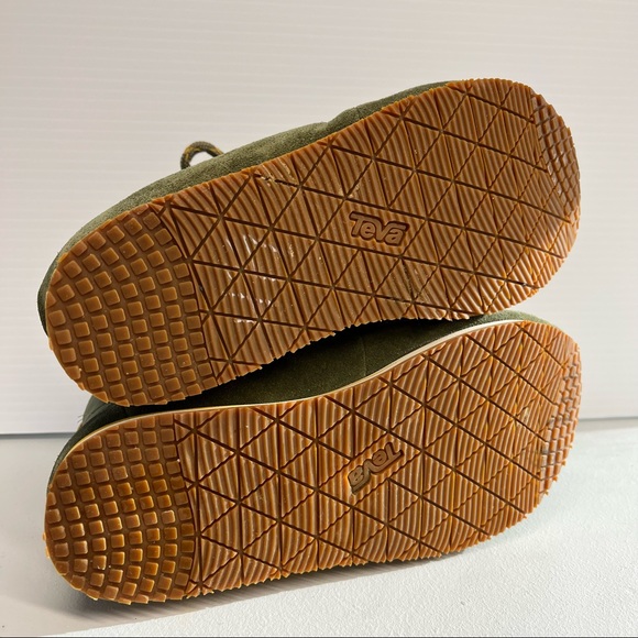 Teva Ember Lace Puffer Puffy Slipper Boots Shoes sz 6 women’s. - Picture 6 of 7